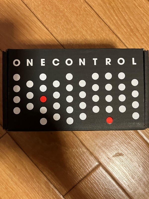 One Control Crimson Red Bass Preampの画像